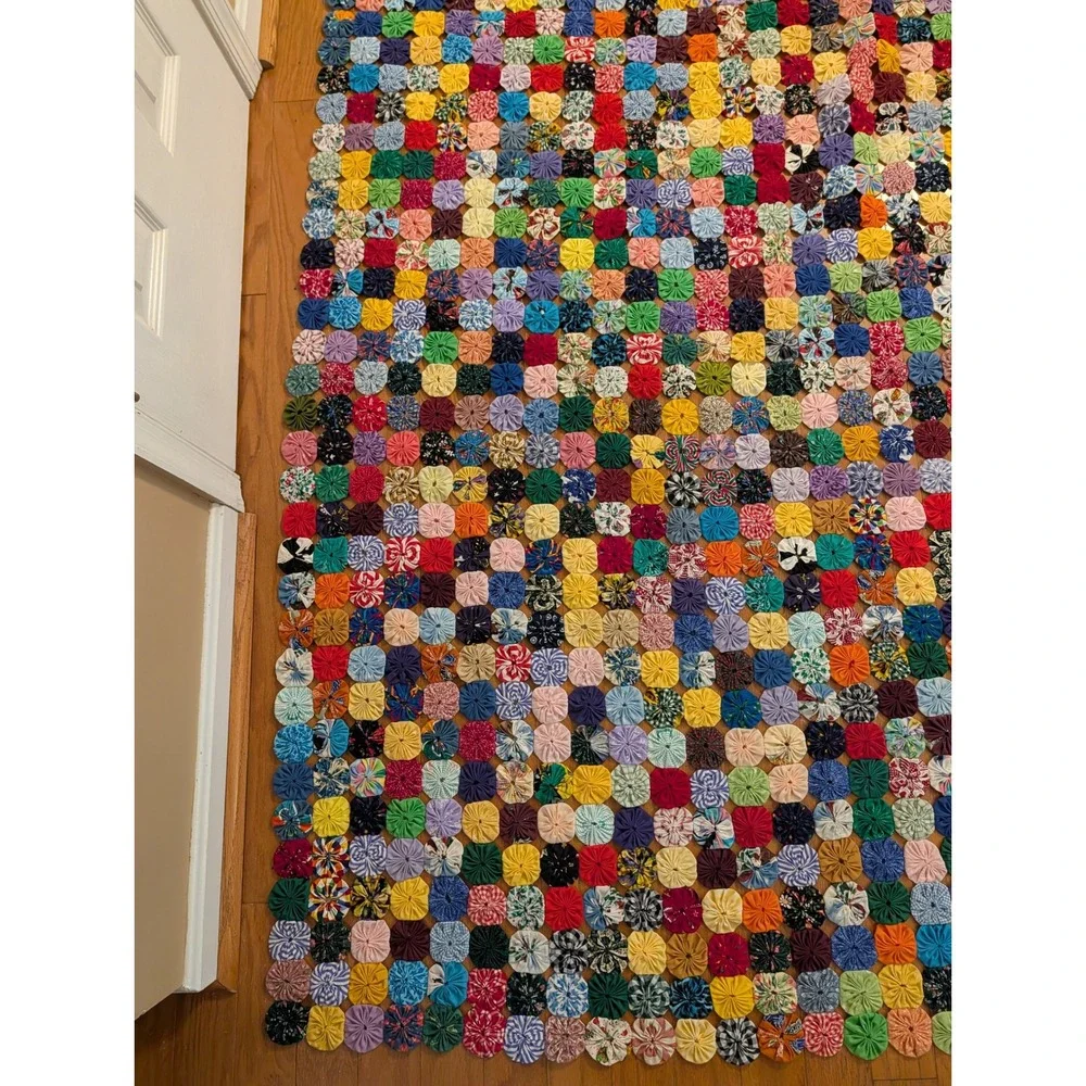 Handmade Yo-Yo Quilt Multi Color Fabric Circular Rosettes Coverlet 96 x 76 In